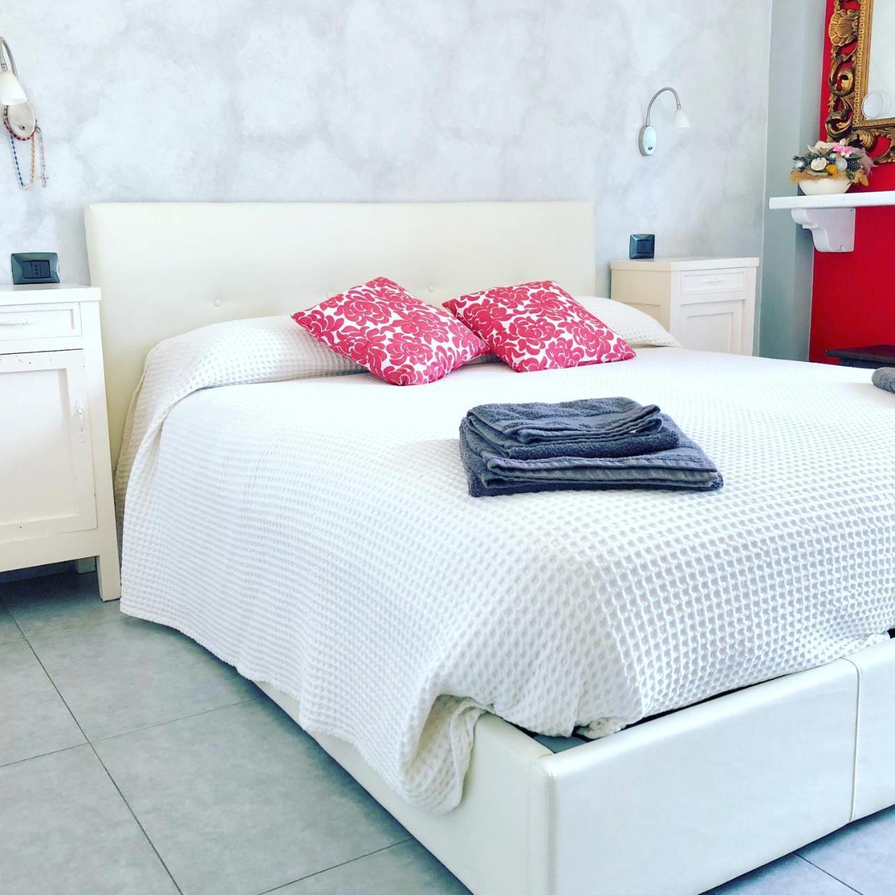 Tremezzina Appartamento Red & Grey Mezzegra Ngoại thất bức ảnh