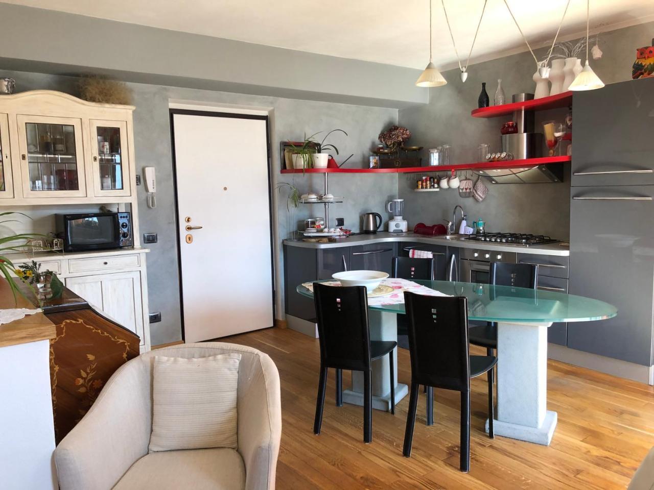 Tremezzina Appartamento Red & Grey Mezzegra Ngoại thất bức ảnh